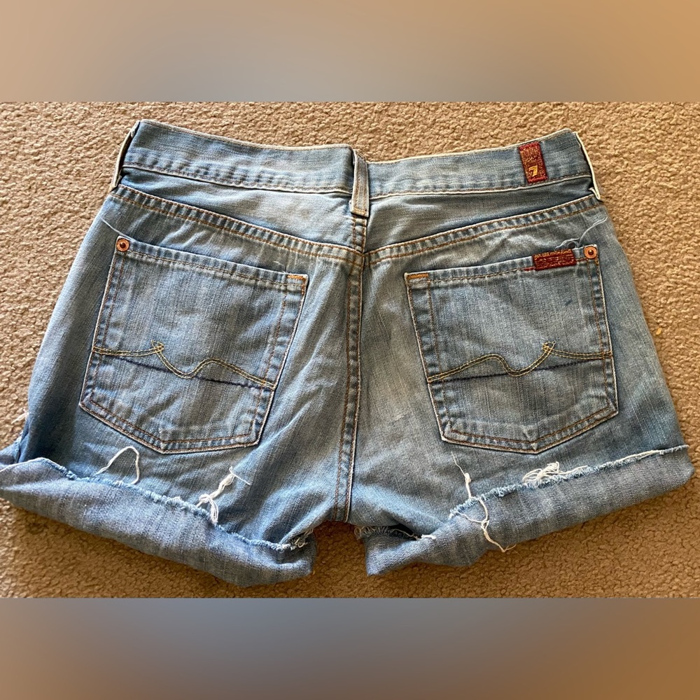 7 Seven For All Mankind Sz 28 Denim Jean Shorts Mid Wash Raw Hem Pocket Design